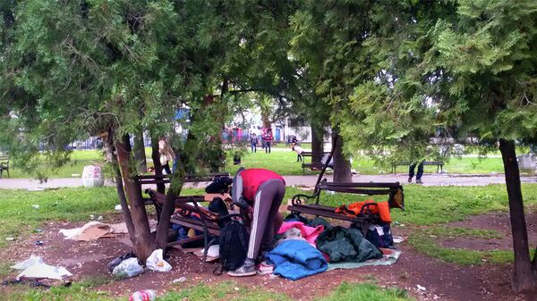 Породице са децом чекају да добију азил и започну нови живот Породице са децом чекају да добију азил и започну нови живот - Sputnik Србија