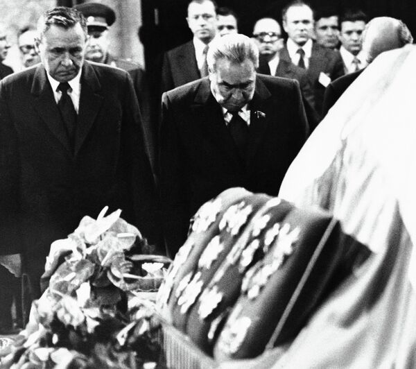 Леонид Брежњев на сахрани Јосипа Броза Тита Леонид Брежњев на сахрани Јосипа Броза Тита - Sputnik Србија