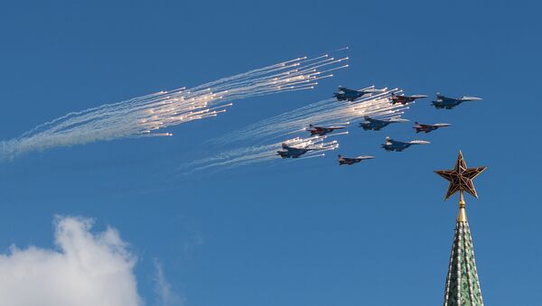 Fotografije koje oduzimaju dah: Pripreme ruske avijacije za Dan pobede - Sputnik Srbija