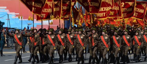 Proba za vojnu paradu povodom obeležavanja 70. godišnjice pobede u Velikom otadžbinskom ratu 1941-1945 - Sputnik Srbija
