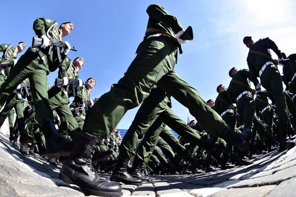 Војници на генералној проби параде 7. мај - Sputnik Србија