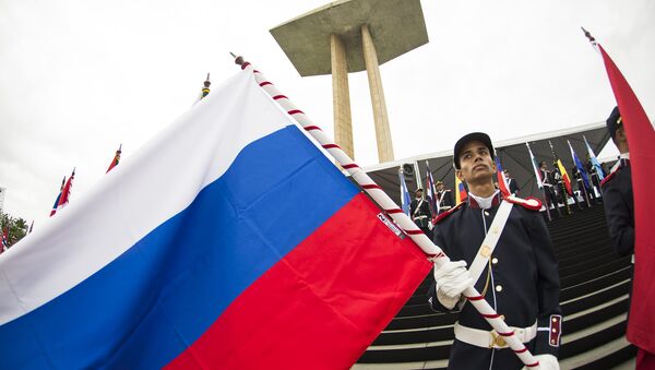 Zastava Ruske Federacije na paradi povodom Dana pobede u Rio de Žaneiru - Sputnik Srbija