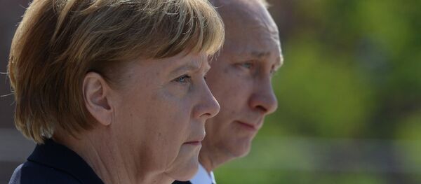 Полагање цвећа на гробу Незнаном јунаку у Москви - Sputnik Србија