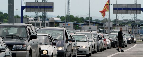 Колона аутомобила на граничном прелазу Прешево - Sputnik Србија