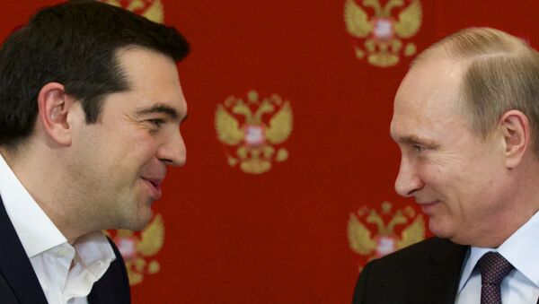 Ruski predsednik Vladimir Putin, i grčki premijer Aleksis Cipras  tokom ceremonije potpisivanja u Kremlju - Sputnik Srbija
