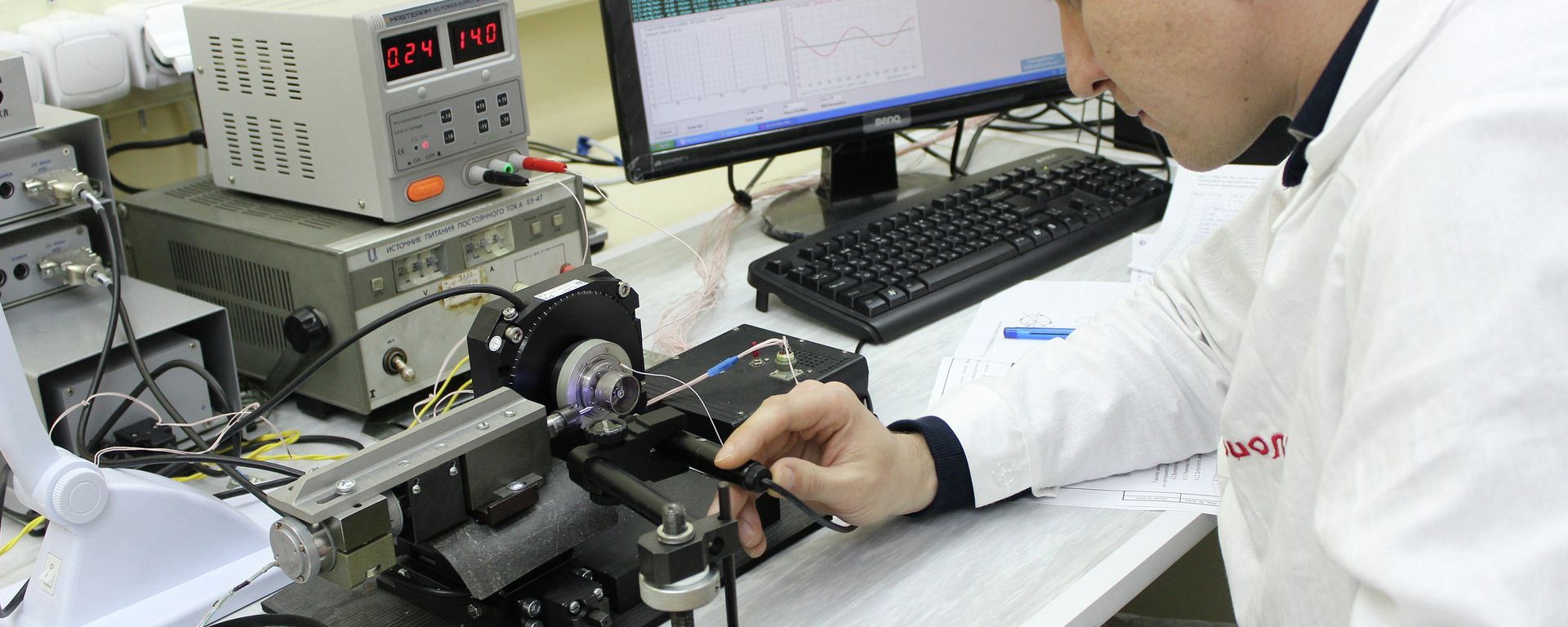 Филијала руске државне корпорације технологија Ростек која ради на  развију универзалног робота који се може користити и у борбеним операцијама  и спашавања - Sputnik Србија, 1920, 23.09.2026