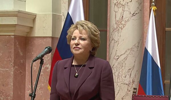 Valentina Matvijenko boravila je u dvodnevnoj poseti Beogradu gde se sastala sa predsednikom Srbije Tomislavom Nikolićem, premijerom Aleksandrom Vučićem i ministrom spoljnih poslova Ivicom Dačićem Valentina Matvijenko boravila je u dvodnevnoj poseti Beogradu gde se sastala sa predsednikom Srbije Tomislavom Nikolićem, premijerom Aleksandrom Vučićem i ministrom spoljnih poslova Ivicom Dačićem - Sputnik Srbija