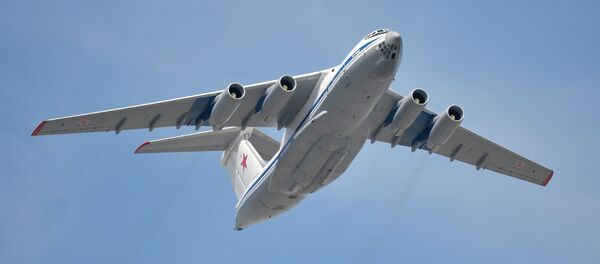 Тешки војно-транспортни авион Ил-76 - Sputnik Србија