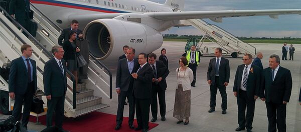 Сергеј Лавров допутовао у Београд.Сачакали га Ивица Дачић и амбасдор Русије у Србије Александар Чепурин - Sputnik Србија