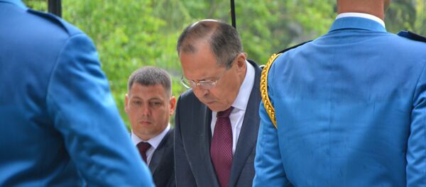 Сергеј Лавров полаже венац на Гроб ослободиоцима Београда - Sputnik Србија