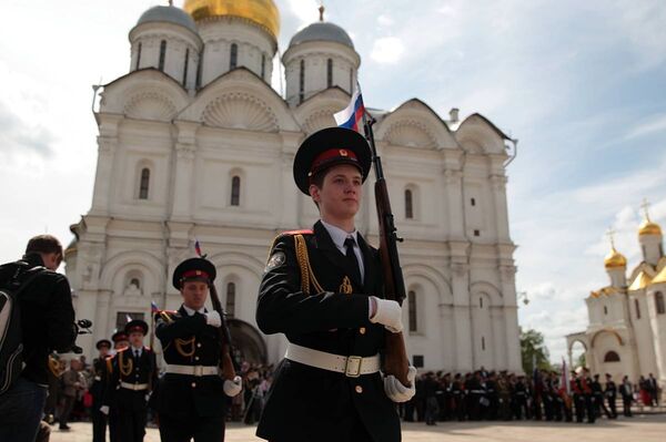 Ceremonija primanja u kadete pitomaca Prvog moskovskog kadetskog korpusa na Sabornom trgu moskovskog Kremlja - Sputnik Srbija
