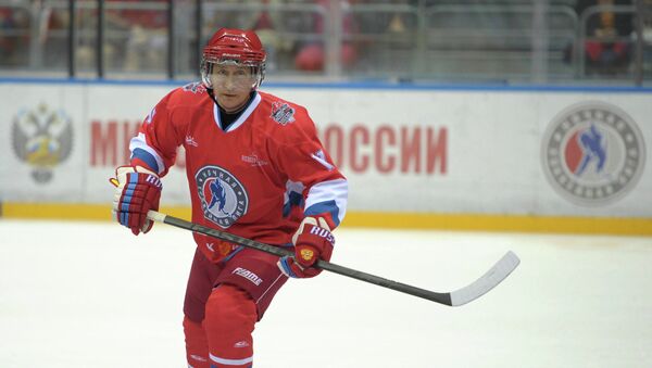 Ruski predsednik Vladimir Putin na hokeju - Sputnik Srbija