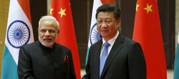 Kineski predsednik Si Đinping i indijski premijer Narendra Modi - Sputnik Srbija