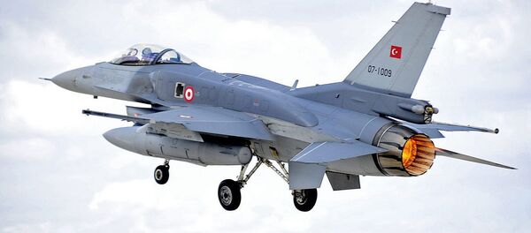 Турски борбени авион Турски борбени авион - Sputnik Србија