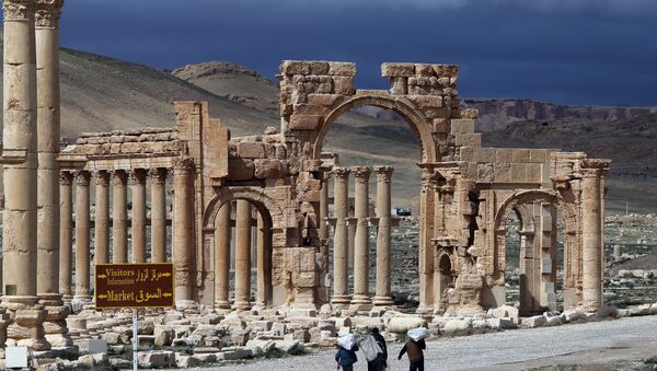 Antički grad Palmira u centralnom delu Sirije, 215 kilometara udaljen od Damaska. Nalazi se pod zaštitom Uneska. - Sputnik Srbija