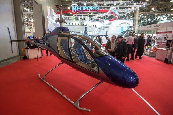 Helikopter „Afalina“ na štandu kompanije na VIII Međunarodnoj izložbi helikopterske industrije „HeliRussia-2015“ u Moskvi. - Sputnik Srbija