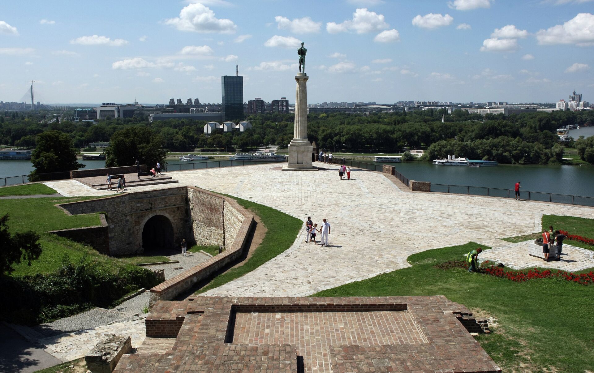 Парк Калемегдан Белград. Биография Белграда. Победник Белград.