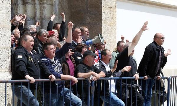Хрватски ветерани протестују на Марковом тргу у Загребу Хрватски ветерани протестују на Марковом тргу у Загребу - Sputnik Србија