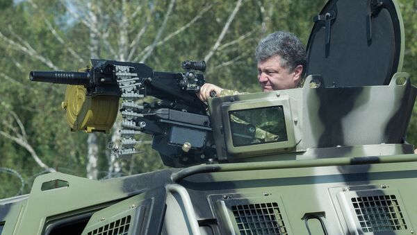 Petro Porošenko u poseti Nacionalnoj gardi, blizu Kijeva - Sputnik Srbija