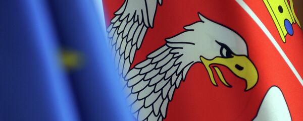 Zastave EU i Srbije - Sputnik Srbija