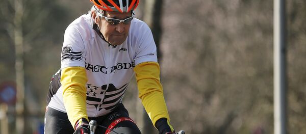 Џон Кери на бицикли Џон Кери на бицикли - Sputnik Србија