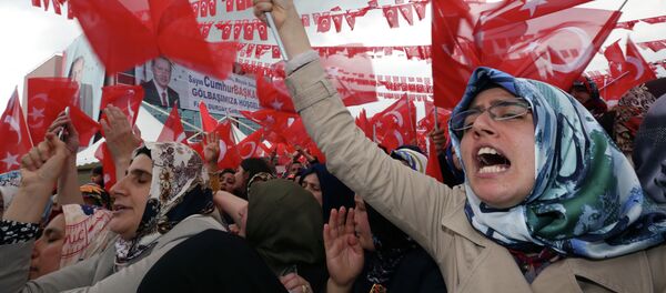 Ердоган жели да освоји 367 од 550 посланичких места, јер му је ова двотрећинска већина потребна за промену Устава - Sputnik Србија