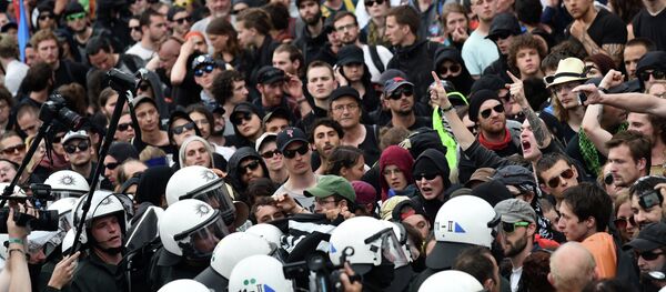 Protesti zbog samita G7 u Nemačkoj Protesti zbog samita G7 u Nemačkoj - Sputnik Srbija