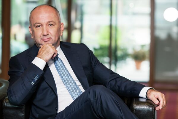 Sada Srbija, vodeći izbalansiranu politiku prema SAD, EU i Rusiji, ima šansu da privuče investitore ne samo iz Rusije, nego i iz EU. Sada Srbija, vodeći izbalansiranu politiku prema SAD, EU i Rusiji, ima šansu da privuče investitore ne samo iz Rusije, nego i iz EU. - Sputnik Srbija