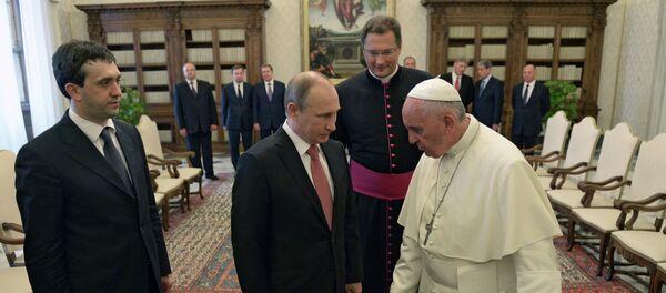 Poglavar Rimokatoličke crkve papa Franja i predsednik Ruske Federacije Vladimir Putin Poglavar Rimokatoličke crkve papa Franja i predsednik Ruske Federacije Vladimir Putin - Sputnik Srbija