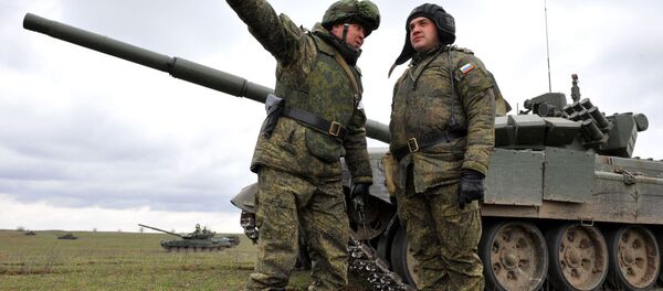 Војне вежбе руске војске на полигону Серноводски, близу границе са Чеченијом - Sputnik Србија