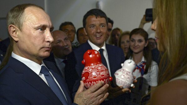Ruski predsednik Vladimir Putin i italijanski premijer Mateo Renci - Sputnik Srbija