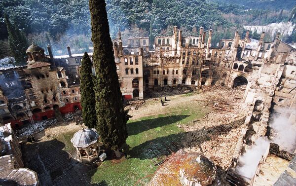 Згариште Хиландара неколико дана после катастрофалног пожара - Sputnik Србија