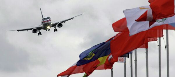 Ruski putnički avion „suhoj superdžet 100“ SSJ-100 - Sputnik Srbija
