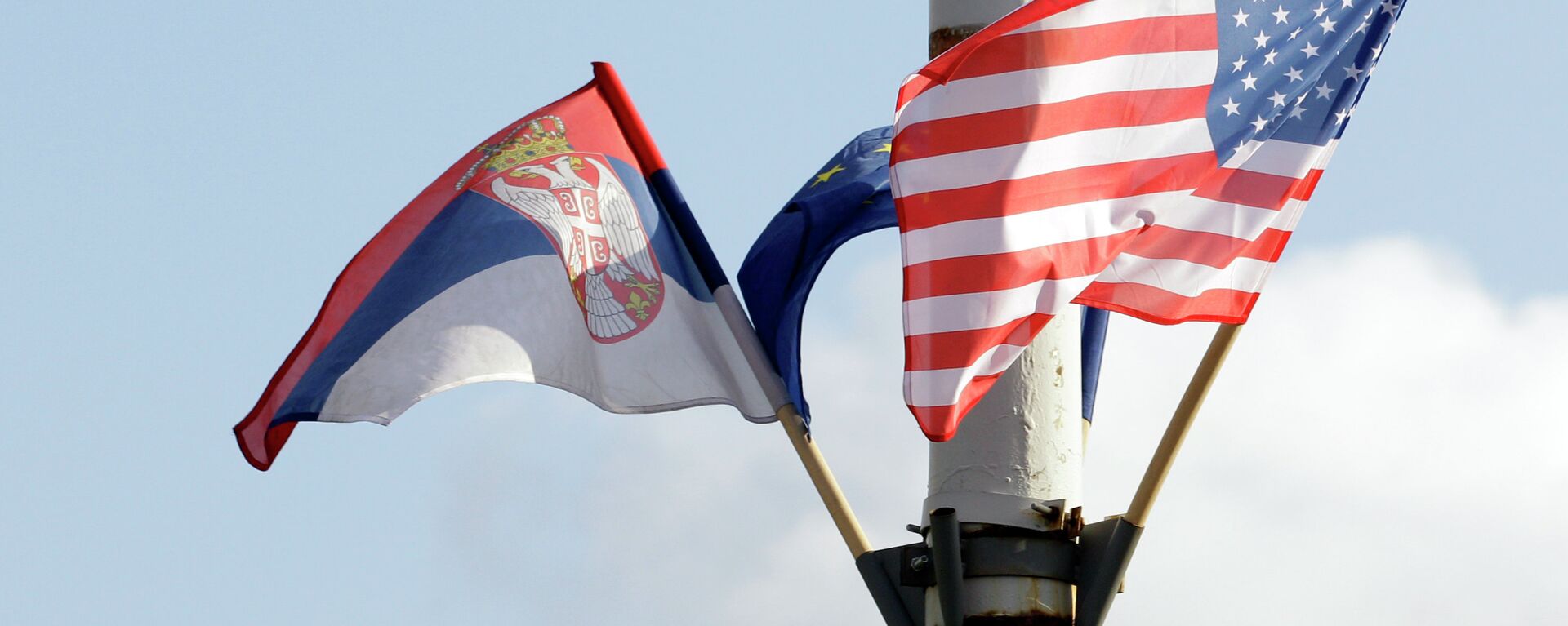 Zastave Srbije, EU i Amerike - Sputnik Srbija, 1920, 03.02.2024