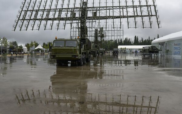 Međunarodni vojno-tehnički Forum Armija-2015- mobilni radarski kompleks 55ZH6M Nebo-M - Sputnik Srbija