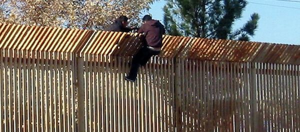 Гранични зид на америчко - мексичкој граници Гранични зид на америчко - мексичкој граници - Sputnik Србија