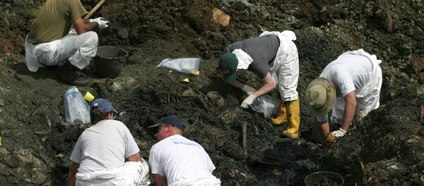 Forenzičari UN na mestu masovne grobnice u Mališevu - Sputnik Srbija