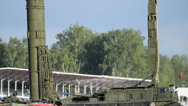Против-авионски одбрамбени ракетни сисетм С-300ВМ - Sputnik Србија