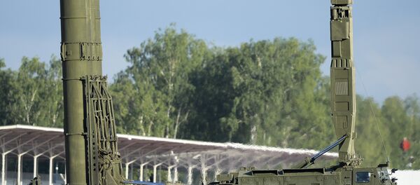 Против-авионски одбрамбени ракетни сисетм С-300ВМ - Sputnik Србија