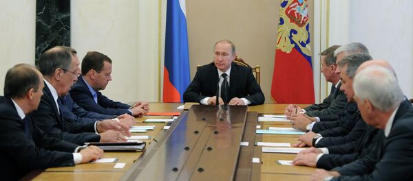 Владимир Путин на седници Савета безбедности Русије - Sputnik Србија