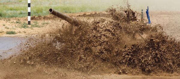 Tenk T-72B3 na vojnom takmičenju u tenkovskom biatlonu kod Volgograda. Tenk T-72B3 na vojnom takmičenju u tenkovskom biatlonu kod Volgograda. - Sputnik Srbija