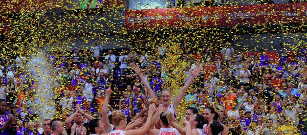 Српксе кошаркашице са трофејем првака Европе - Sputnik Србија