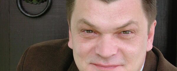 Горан Петровић је одавно популаран међу Русима, а на руском језику недавно је објављен његов роман „Испод таванице која се љуспа“. - Sputnik Србија