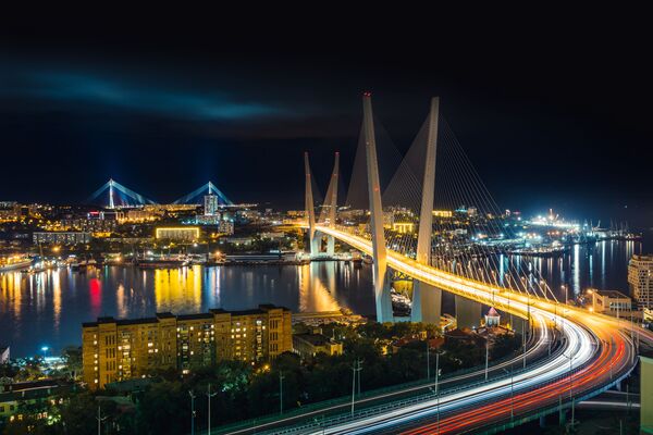 Pogled na noćnu panoramu Vladivostoka - Sputnik Srbija
