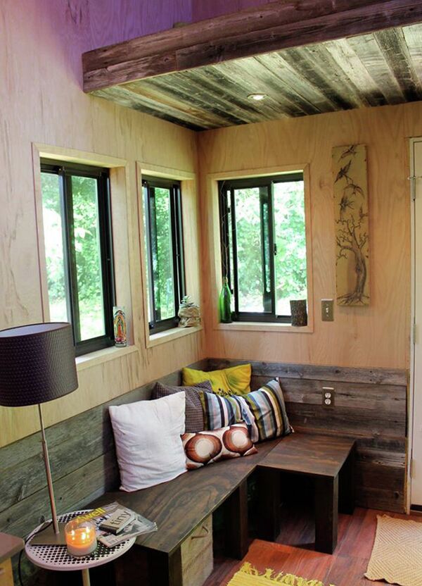 Kada se završi leto, kućicu čeka put od 300 km do koledža Kada se završi leto, kućicu čeka put od 300 km do koledža - Sputnik Srbija