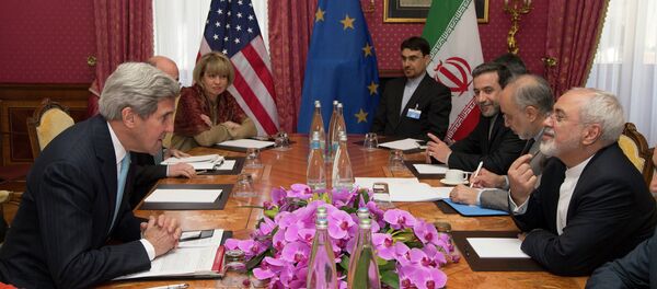 Џон Кери и Мухамед Зариф на састанку у Лозани у марту 2015. године - Sputnik Србија