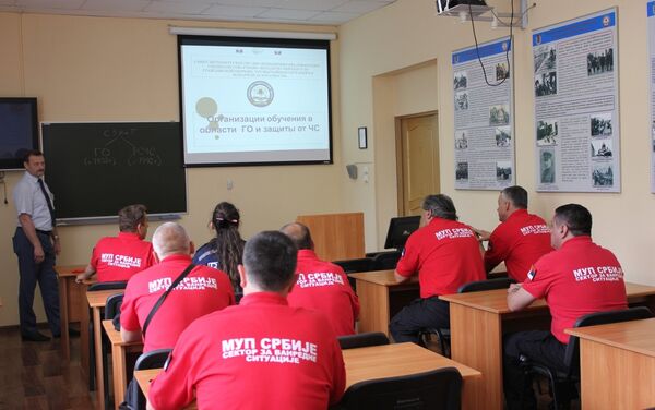 Руководиоци месних одељења Сектора за ванредне ситуације МУП-а Србије прошли су обуку у Русији - Sputnik Србија