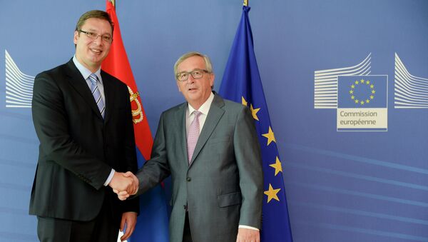 Premijer Srbije Aleksandar Vučić tokom susreta sa predsednikom Evropske komisije Žan-Klodom Junkerom u Briselu - Sputnik Srbija