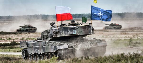НАТО Пољска тенк и оклопно возило - Sputnik Србија