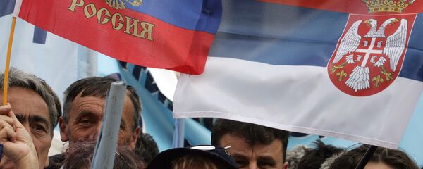 Srpska i ruska zastava - Sputnik Srbija